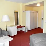 Πανσιόν Garni Guenther 3*